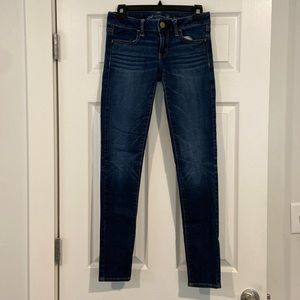 American eagle size 4 skinny jeans!